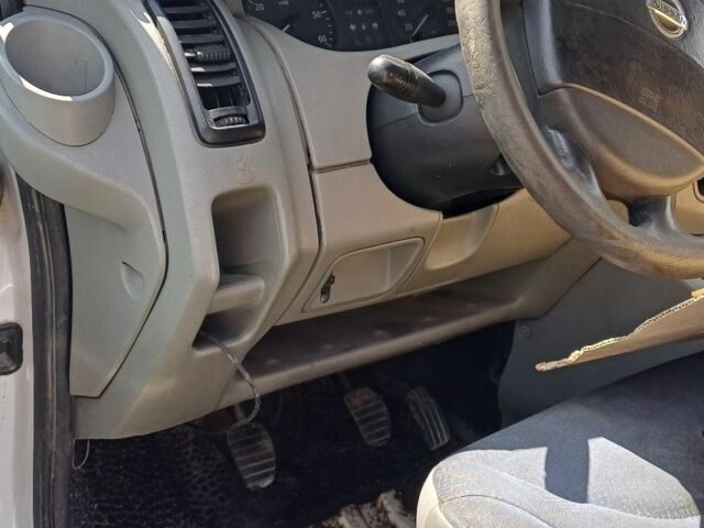 Белый Ниссан Примастар, объемом двигателя 1.9 л и пробегом 518 тыс. км за 4500 $, фото 5 на Automoto.ua