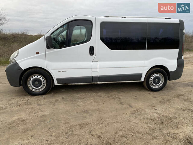 Білий Ніссан Прімастар, об'ємом двигуна 1.9 л та пробігом 250 тис. км за 6800 $, фото 2 на Automoto.ua