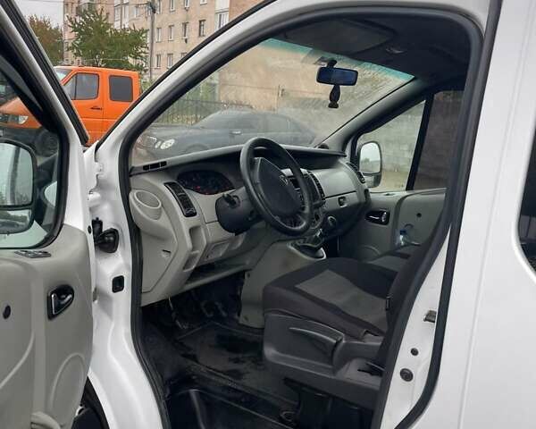 Белый Ниссан Примастар, объемом двигателя 1.9 л и пробегом 200 тыс. км за 5500 $, фото 5 на Automoto.ua