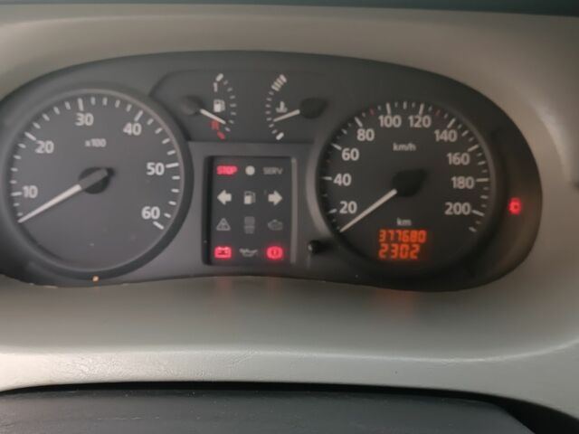 Білий Ніссан Прімастар, об'ємом двигуна 1.9 л та пробігом 377 тис. км за 5300 $, фото 7 на Automoto.ua