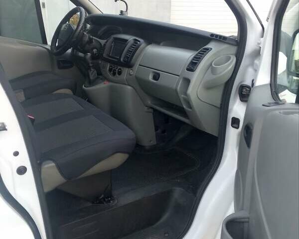 Белый Ниссан Примастар, объемом двигателя 1.87 л и пробегом 300 тыс. км за 8500 $, фото 13 на Automoto.ua