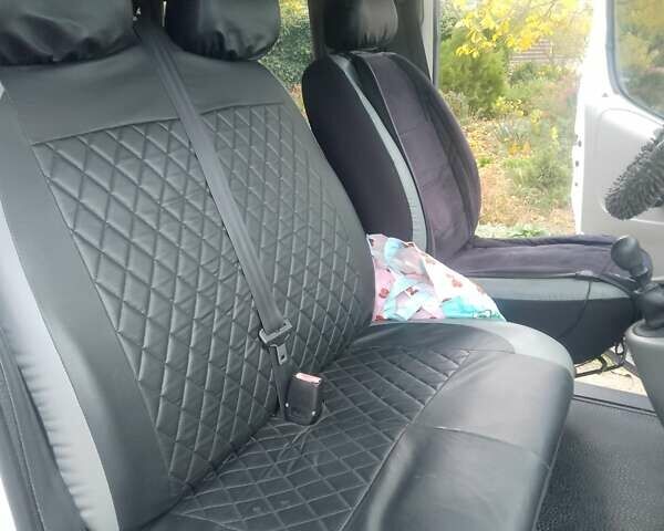 Білий Ніссан Прімастар, об'ємом двигуна 1.87 л та пробігом 30 тис. км за 7300 $, фото 3 на Automoto.ua