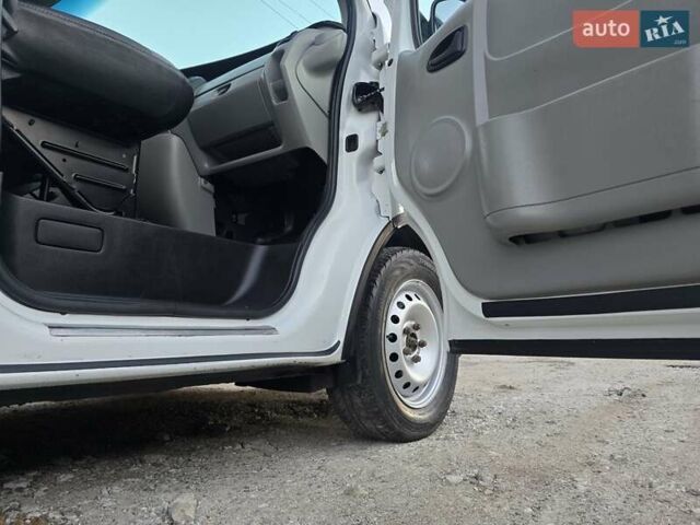 Білий Ніссан Прімастар, об'ємом двигуна 1.9 л та пробігом 278 тис. км за 8800 $, фото 45 на Automoto.ua