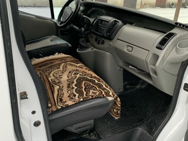 Белый Ниссан Примастар, объемом двигателя 2 л и пробегом 300 тыс. км за 8000 $, фото 5 на Automoto.ua