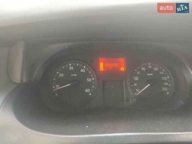 Белый Ниссан Примастар, объемом двигателя 2 л и пробегом 307 тыс. км за 8200 $, фото 13 на Automoto.ua