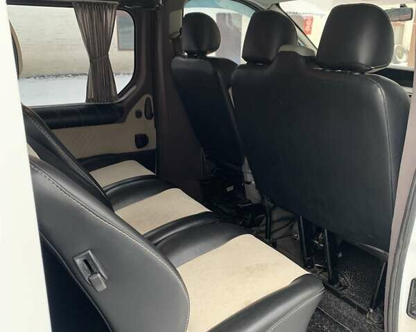 Білий Ніссан Прімастар, об'ємом двигуна 2 л та пробігом 300 тис. км за 9300 $, фото 8 на Automoto.ua