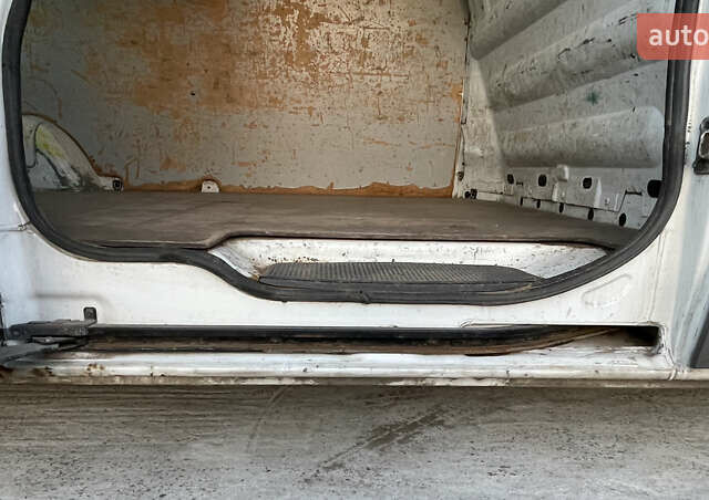 Ниссан Примастар 2008 в Киеве на Automoto.ua Белый Ниссан Примастар, объемом двигателя 2 л и пробегом 356 тыс. км за 6500 $, фото 25 на Automoto.ua