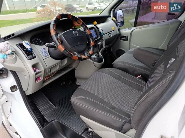 Белый Ниссан Примастар, объемом двигателя 2.5 л и пробегом 286 тыс. км за 8900 $, фото 11 на Automoto.ua