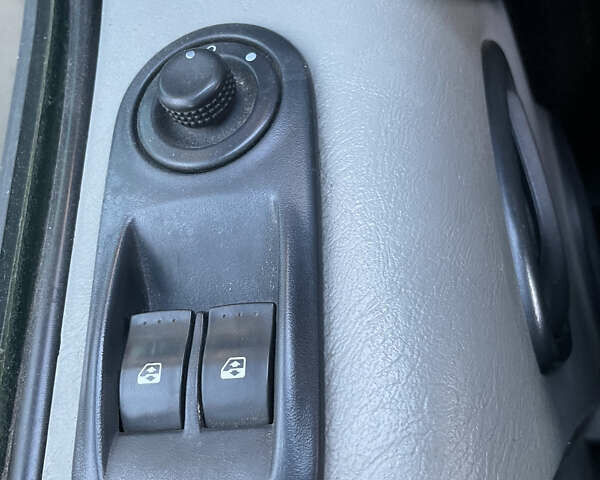 Ниссан Примастар 2008 в Киеве на Automoto.ua Белый Ниссан Примастар, объемом двигателя 2 л и пробегом 356 тыс. км за 6500 $, фото 12 на Automoto.ua