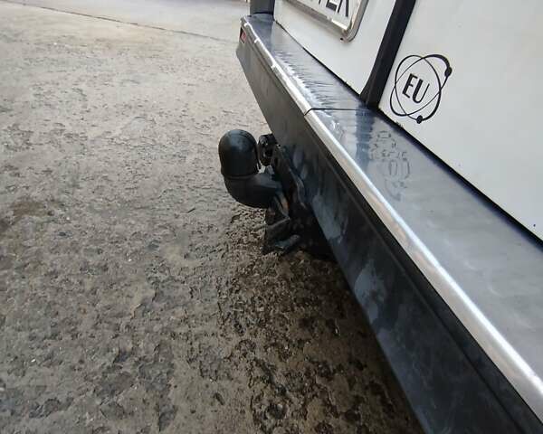 Белый Ниссан Примастар, объемом двигателя 2 л и пробегом 337 тыс. км за 8700 $, фото 12 на Automoto.ua