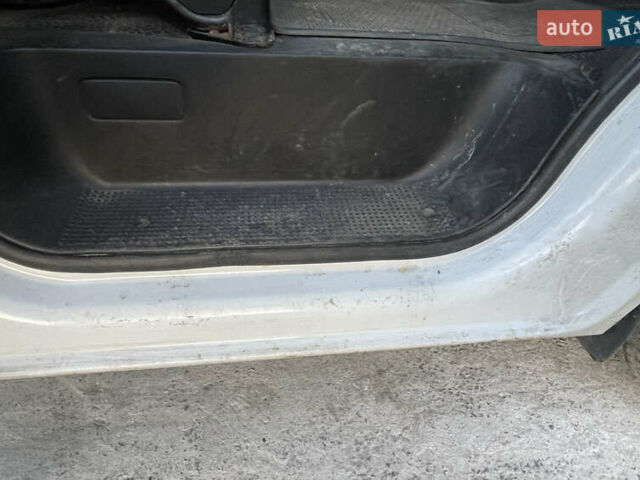 Ниссан Примастар 2008 в Киеве на Automoto.ua Белый Ниссан Примастар, объемом двигателя 2 л и пробегом 356 тыс. км за 6500 $, фото 31 на Automoto.ua