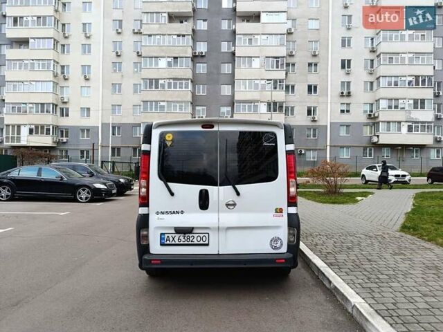 Белый Ниссан Примастар, объемом двигателя 2.5 л и пробегом 286 тыс. км за 8900 $, фото 4 на Automoto.ua