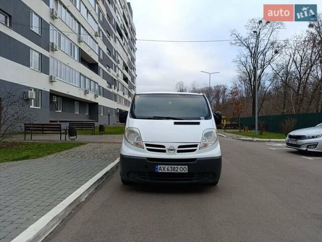 Белый Ниссан Примастар, объемом двигателя 2.5 л и пробегом 286 тыс. км за 8900 $, фото 2 на Automoto.ua