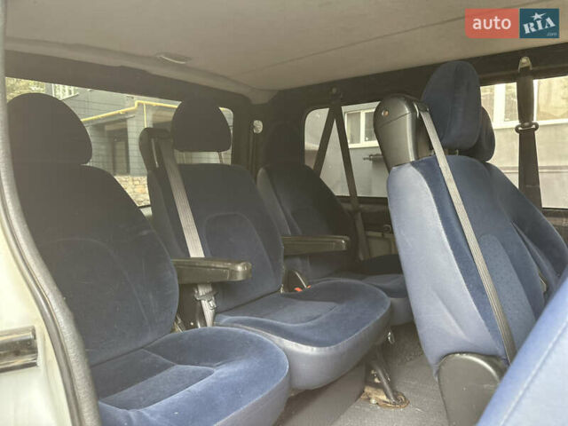 Белый Ниссан Примастар, объемом двигателя 2.46 л и пробегом 381 тыс. км за 8999 $, фото 12 на Automoto.ua