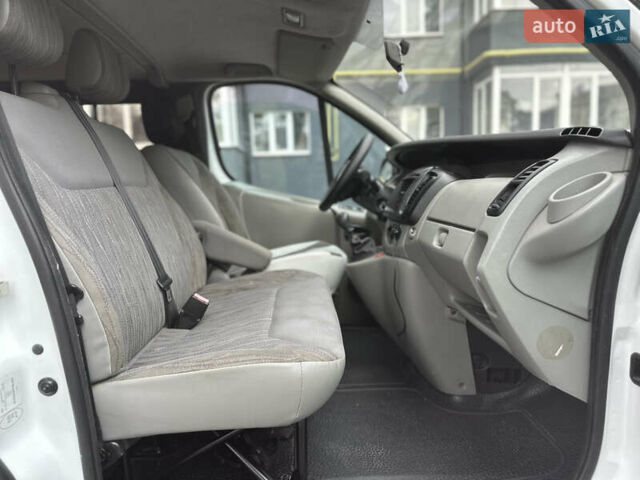 Белый Ниссан Примастар, объемом двигателя 2.46 л и пробегом 381 тыс. км за 8999 $, фото 16 на Automoto.ua