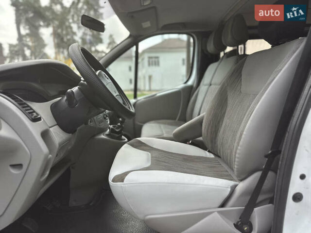 Белый Ниссан Примастар, объемом двигателя 2.46 л и пробегом 381 тыс. км за 8999 $, фото 9 на Automoto.ua