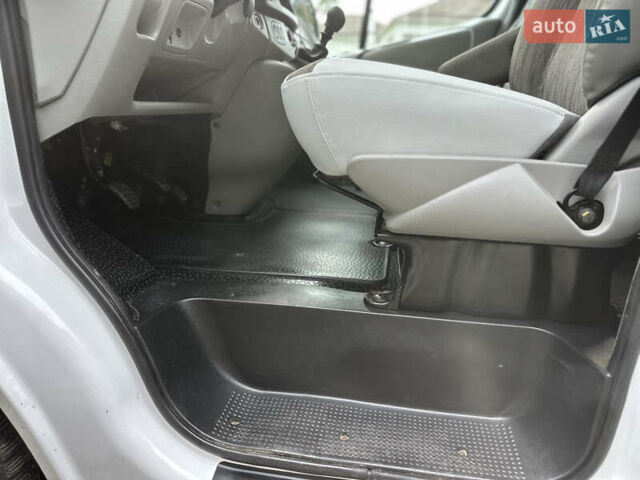 Белый Ниссан Примастар, объемом двигателя 2.46 л и пробегом 381 тыс. км за 8999 $, фото 10 на Automoto.ua