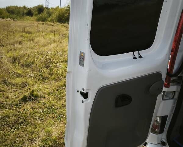Белый Ниссан Примастар, объемом двигателя 2 л и пробегом 341 тыс. км за 11900 $, фото 25 на Automoto.ua