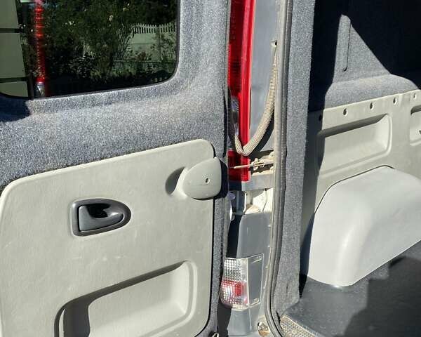 Белый Ниссан Примастар, объемом двигателя 2 л и пробегом 320 тыс. км за 11300 $, фото 12 на Automoto.ua