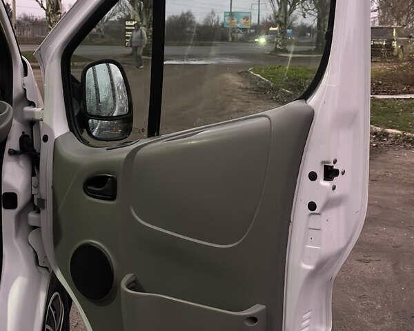 Белый Ниссан Примастар, объемом двигателя 2 л и пробегом 570 тыс. км за 12500 $, фото 26 на Automoto.ua