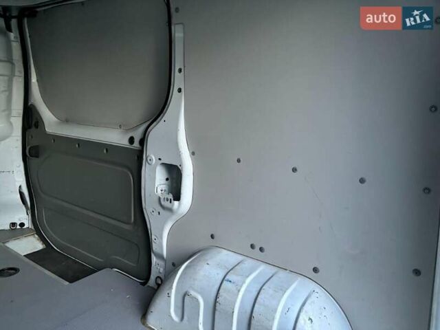 Белый Ниссан Примастар, объемом двигателя 2 л и пробегом 165 тыс. км за 10800 $, фото 24 на Automoto.ua