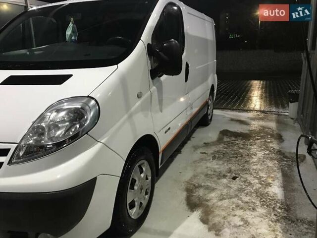 Белый Ниссан Примастар, объемом двигателя 2 л и пробегом 165 тыс. км за 10800 $, фото 11 на Automoto.ua