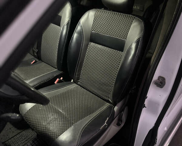 Белый Ниссан Примастар, объемом двигателя 2 л и пробегом 570 тыс. км за 12500 $, фото 23 на Automoto.ua