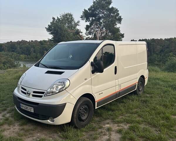 Белый Ниссан Примастар, объемом двигателя 2 л и пробегом 165 тыс. км за 10800 $, фото 3 на Automoto.ua