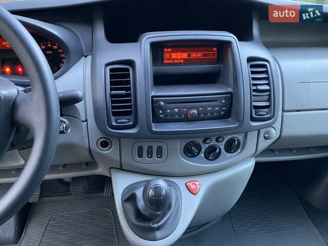 Білий Ніссан Прімастар, об'ємом двигуна 2 л та пробігом 257 тис. км за 11900 $, фото 37 на Automoto.ua