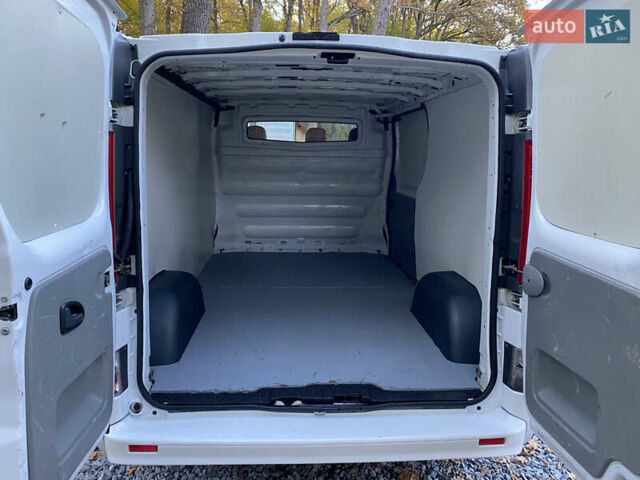 Білий Ніссан Прімастар, об'ємом двигуна 2 л та пробігом 257 тис. км за 11900 $, фото 23 на Automoto.ua