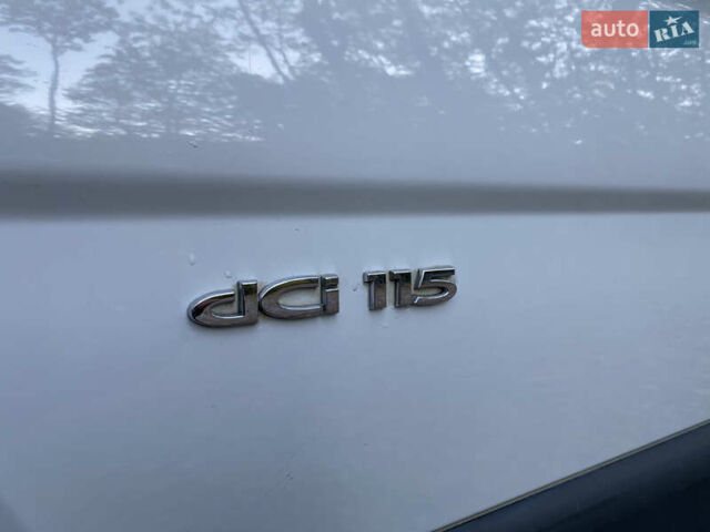 Білий Ніссан Прімастар, об'ємом двигуна 2 л та пробігом 257 тис. км за 11900 $, фото 21 на Automoto.ua