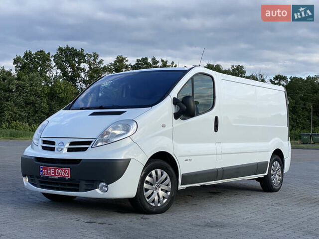 Белый Ниссан Примастар, объемом двигателя 2 л и пробегом 249 тыс. км за 11900 $, фото 2 на Automoto.ua