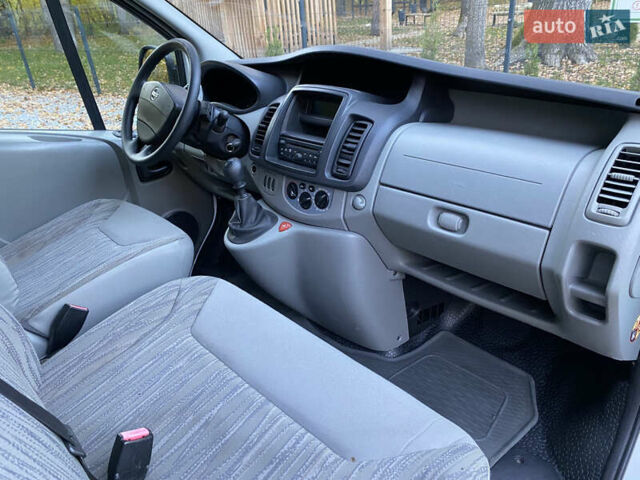 Білий Ніссан Прімастар, об'ємом двигуна 2 л та пробігом 257 тис. км за 11900 $, фото 4 на Automoto.ua
