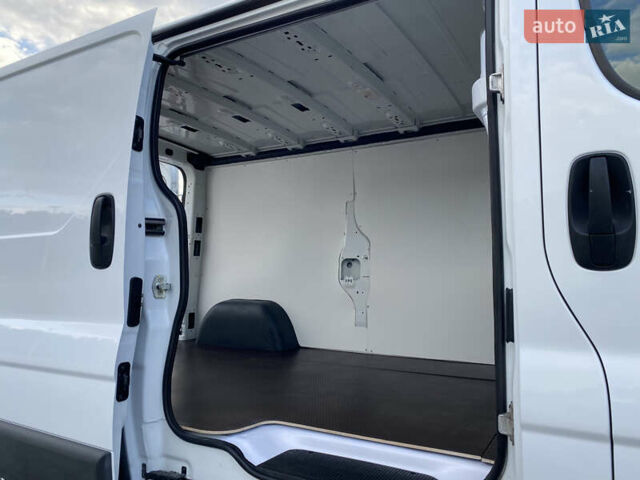 Белый Ниссан Примастар, объемом двигателя 2 л и пробегом 249 тыс. км за 11900 $, фото 35 на Automoto.ua