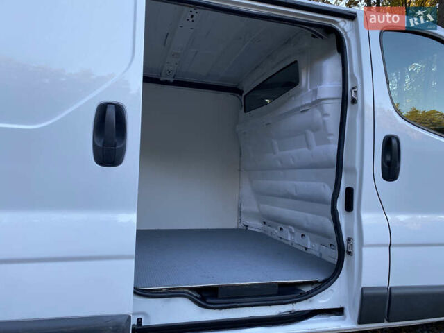 Білий Ніссан Прімастар, об'ємом двигуна 2 л та пробігом 257 тис. км за 11900 $, фото 26 на Automoto.ua