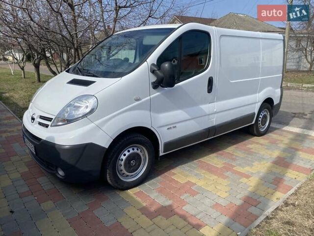 Білий Ніссан Прімастар, об'ємом двигуна 2 л та пробігом 130 тис. км за 12999 $, фото 2 на Automoto.ua