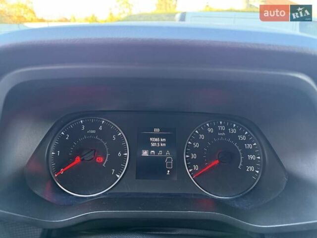 Білий Ніссан Прімастар, об'ємом двигуна 2 л та пробігом 94 тис. км за 25900 $, фото 13 на Automoto.ua