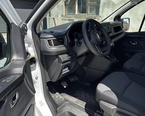 Белый Ниссан Примастар, объемом двигателя 2 л и пробегом 6 тыс. км за 37000 $, фото 10 на Automoto.ua