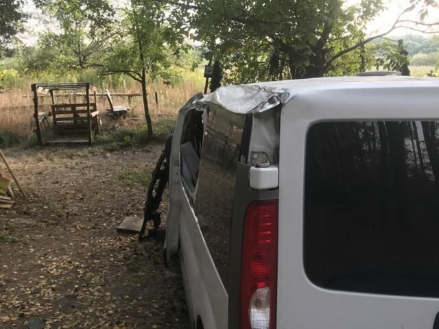 Білий Ніссан Прімастар, об'ємом двигуна 2.5 л та пробігом 3 тис. км за 4000 $, фото 3 на Automoto.ua