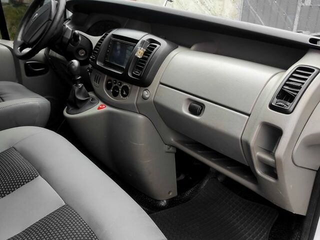 Белый Ниссан Примастар, объемом двигателя 1.9 л и пробегом 319 тыс. км за 6700 $, фото 6 на Automoto.ua