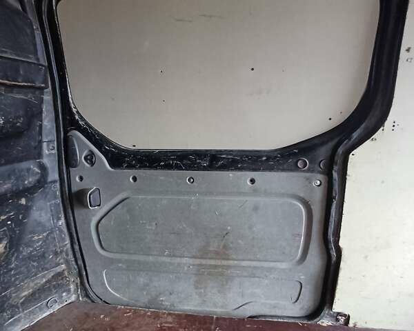 Черный Ниссан Примастар, объемом двигателя 2 л и пробегом 352 тыс. км за 7800 $, фото 12 на Automoto.ua