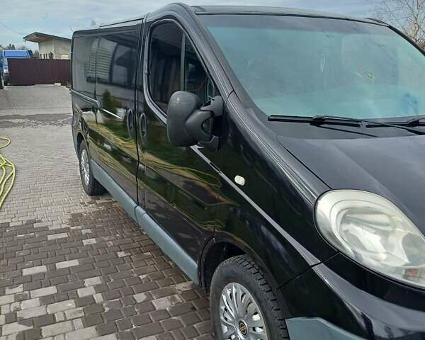 Черный Ниссан Примастар, объемом двигателя 2 л и пробегом 352 тыс. км за 7800 $, фото 1 на Automoto.ua