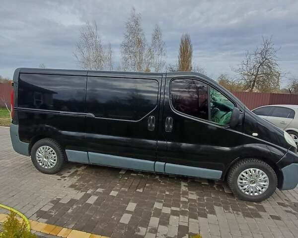 Черный Ниссан Примастар, объемом двигателя 2 л и пробегом 352 тыс. км за 7800 $, фото 2 на Automoto.ua