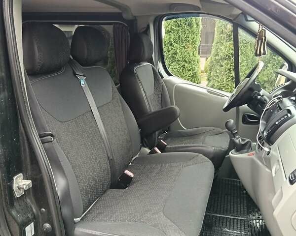 Чорний Ніссан Прімастар, об'ємом двигуна 2 л та пробігом 430 тис. км за 8999 $, фото 7 на Automoto.ua