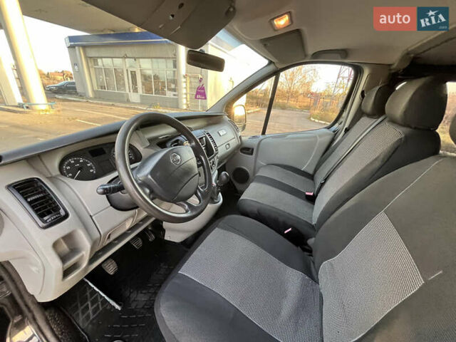 Черный Ниссан Примастар, объемом двигателя 2 л и пробегом 200 тыс. км за 9799 $, фото 98 на Automoto.ua