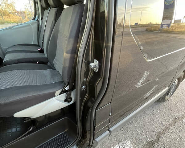 Черный Ниссан Примастар, объемом двигателя 2 л и пробегом 200 тыс. км за 9799 $, фото 97 на Automoto.ua