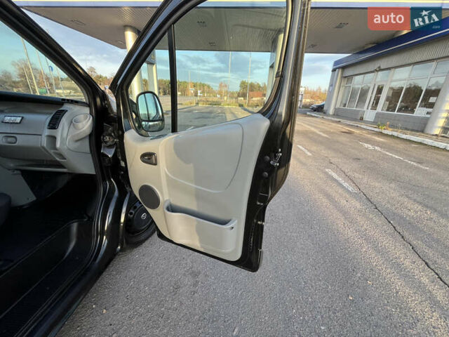 Черный Ниссан Примастар, объемом двигателя 2 л и пробегом 200 тыс. км за 9799 $, фото 99 на Automoto.ua