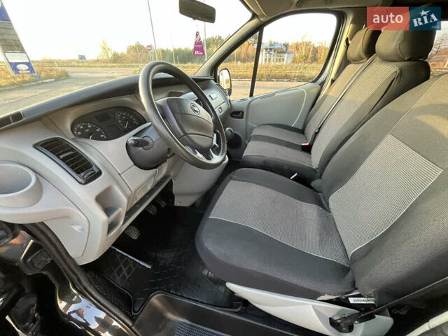 Черный Ниссан Примастар, объемом двигателя 2 л и пробегом 200 тыс. км за 9799 $, фото 91 на Automoto.ua