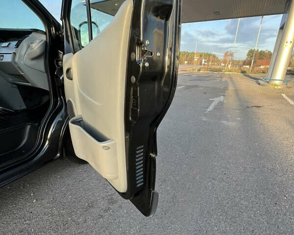 Черный Ниссан Примастар, объемом двигателя 2 л и пробегом 200 тыс. км за 9799 $, фото 100 на Automoto.ua