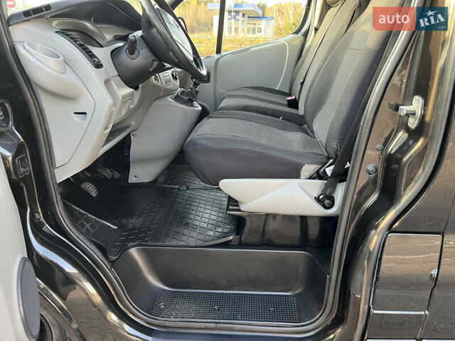 Черный Ниссан Примастар, объемом двигателя 2 л и пробегом 200 тыс. км за 9799 $, фото 85 на Automoto.ua